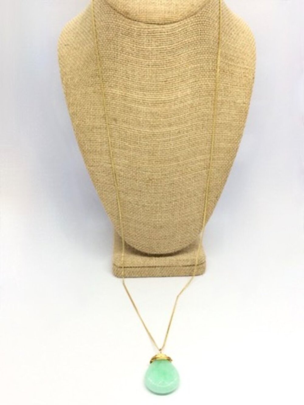 VINTAGE GREEN STONE Necklace Gold Tone Wire Wrapped Teardrop Pendant 925 Chain